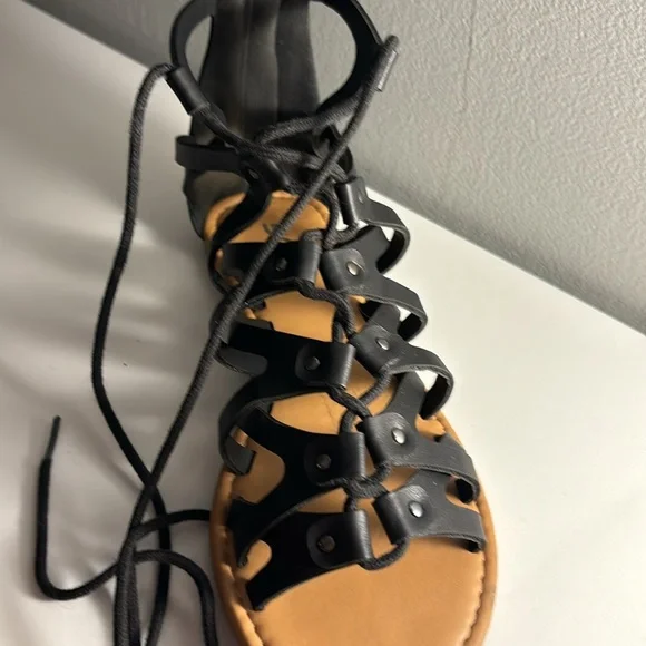 Tie up sandals by soda - Picture 5 of 6